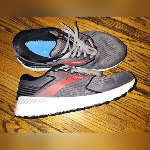 Brooks Beast 20 extra wide men's shoes size 11 color dark gray & red